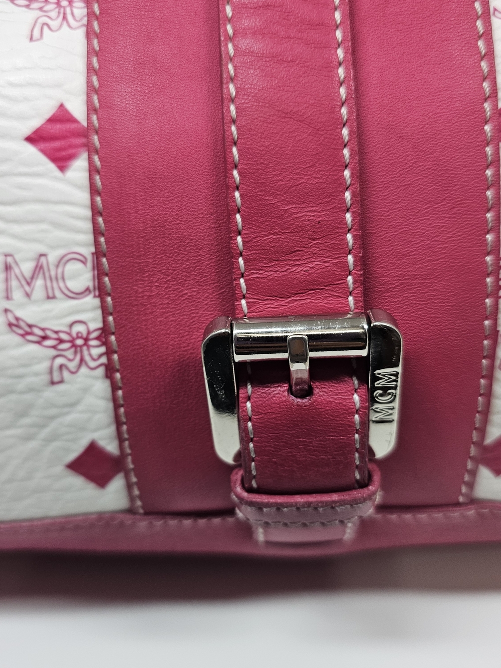 MCM Pink and White Signature Satchel - Picture 3 of 16